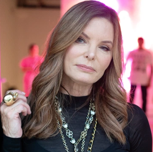 Suzy Kellems Dominik