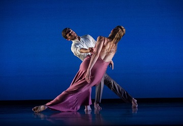 Jenn Spencer Pillow2014 ChristopherDuggan 02 360x249pxW