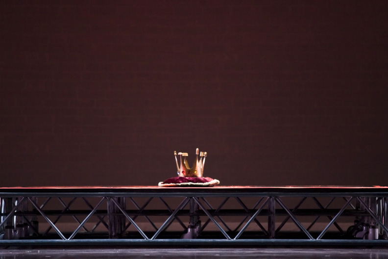 Kign Arthur Berkeley 2006 Peter DaSilva crown web