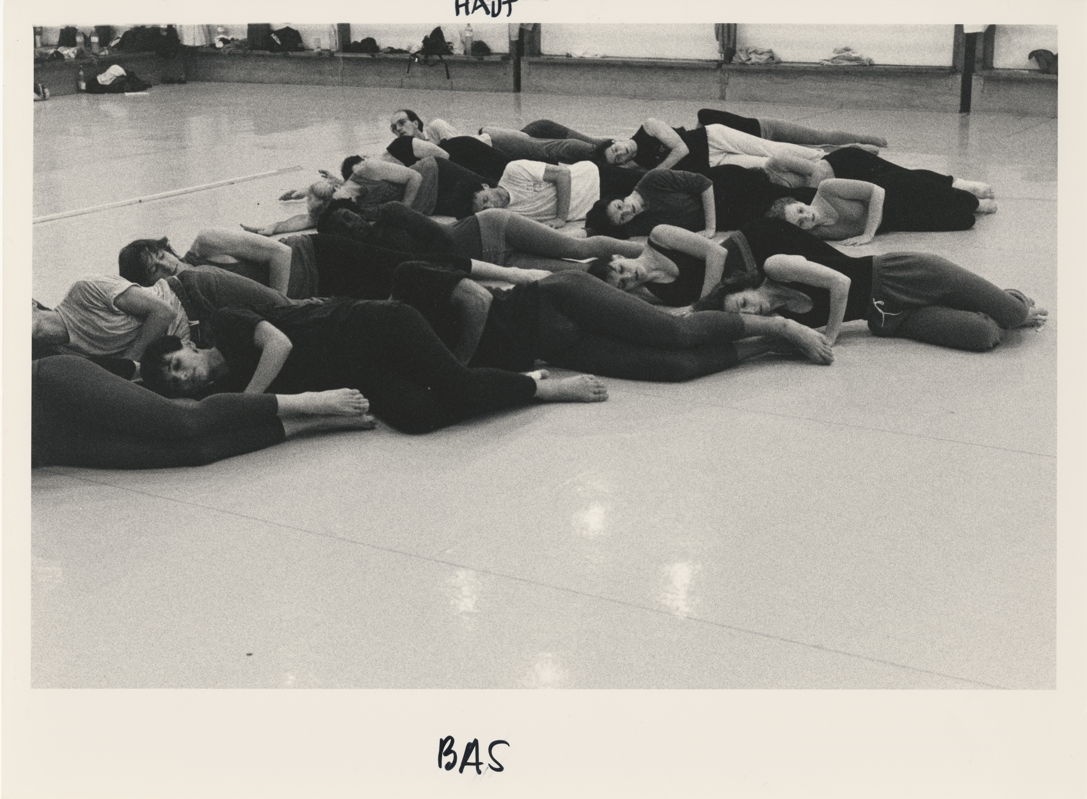 Monnaie Dance Group/Mark Morris rehearsing “Fireplace” section of L’Allegro at Rue Bara Studios in Brussels, 1988.