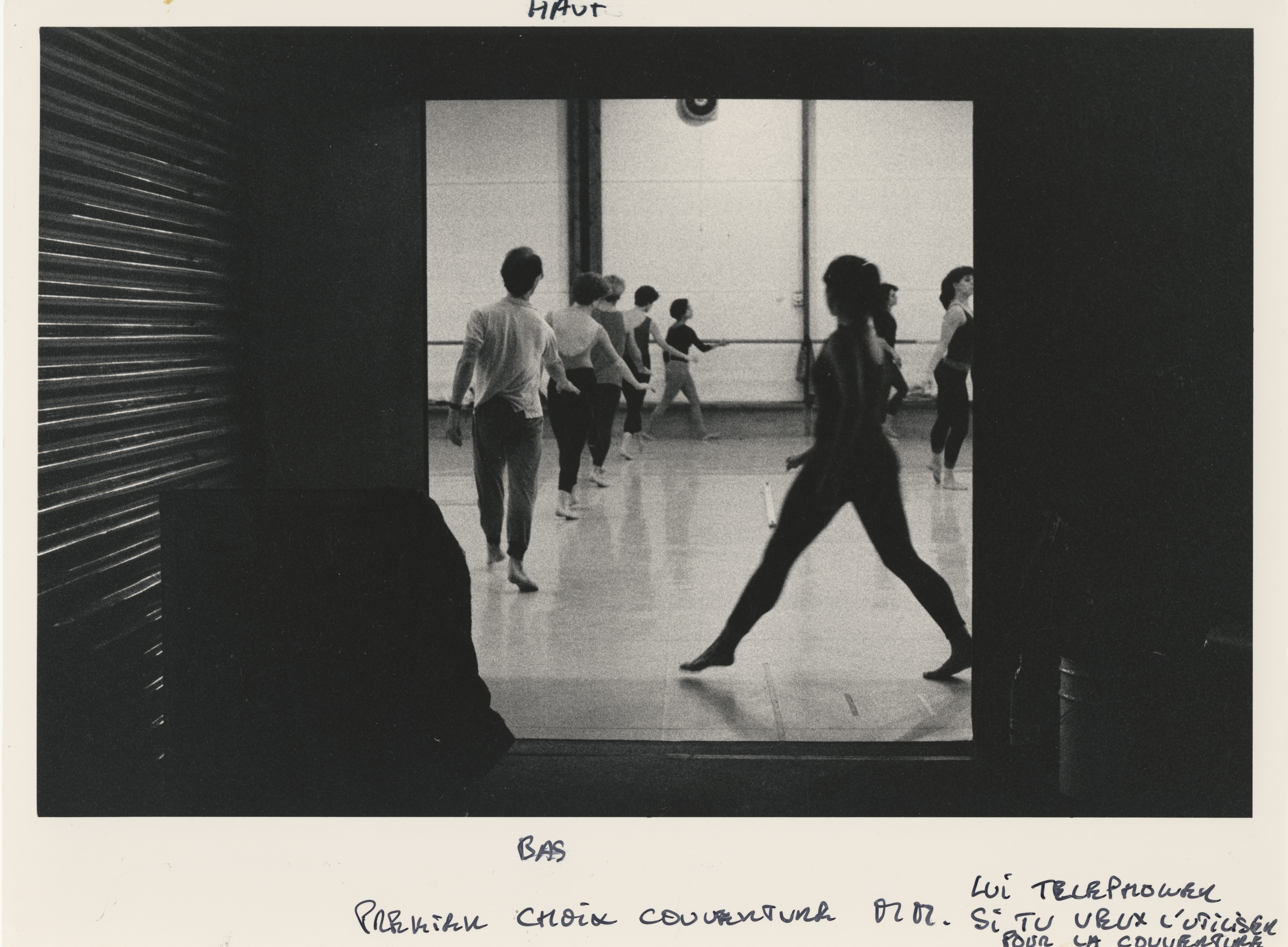 Monnaie Dance Group/Mark Morris rehearsing “The Walking Duet” from L’Allegro at Rue Bara Studios in Brussels, 1988.